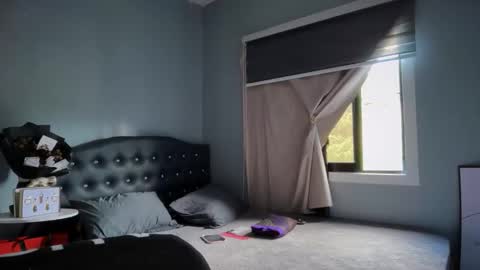 Snapshot of valerieriches chatting on 03-21-26, 08:41 Valerie online show from 03-21-26, 08:41