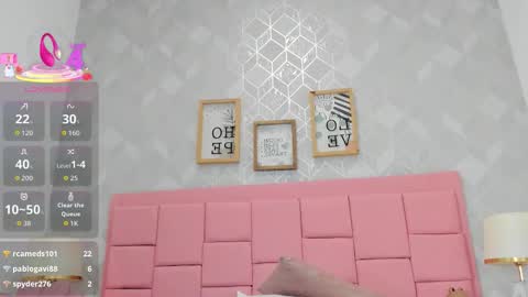 Snapshot of valeriesoto chatting on 02-14-26, 08:44 Valerie online show from 02-14-26, 08:44