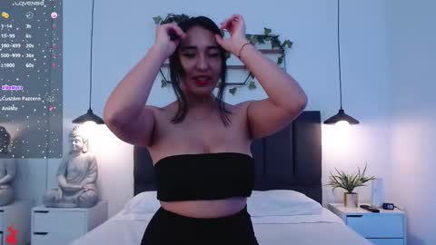 Snapshot of valerigh_ chatting on 02-10-25, 07:49 VALERI  online show from 02-10-25, 07:49