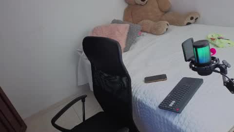valerihouse_ online show from 06-02-26, 01:18