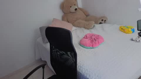 valerihouse_ online show from 07-02-26, 01:16