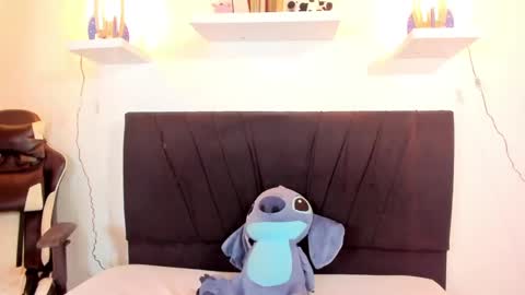 Snapshot of valeriie_pretty chatting on 02-26-25, 11:59 Vale online show from 02-26-25, 11:59