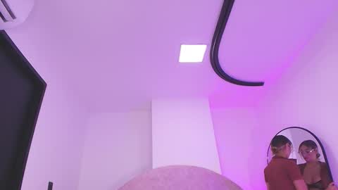 Valeryn online show from 12-20-25, 03:13