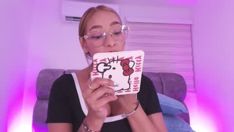 Snapshot of valery_97 chatting on 07-16-26, 03:01 Valeryn online show from 07-16-26, 03:01