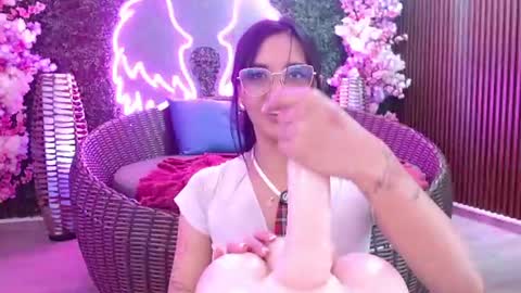 Snapshot of valery_blush chatting on 06-12-26, 09:41 valery_blush online show from 06-12-26, 09:41