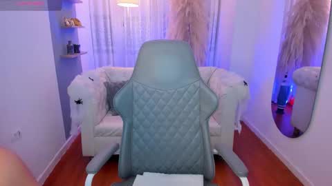 Valery Lane online show from 10-15-25, 11:10