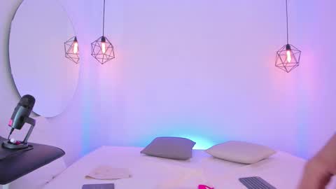 Snapshot of valery_santorini chatting on 02-17-25, 11:23 VALERY online show from 02-17-25, 11:23