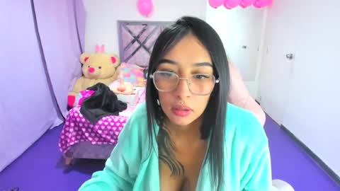 Snapshot of valery_taylor_1 chatting on 06-26-26, 04:50 valery online show from 06-26-26, 04:50