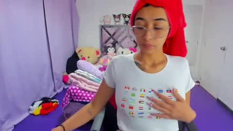 Snapshot of valery_taylor_1 chatting on 07-08-26, 01:10 valery online show from 07-08-26, 01:10