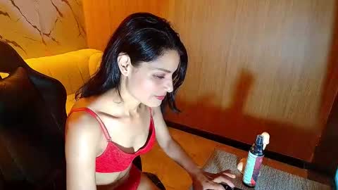 Snapshot of valery_tf chatting on 11-13-25, 08:30 Valery online show from 11-13-25, 08:30
