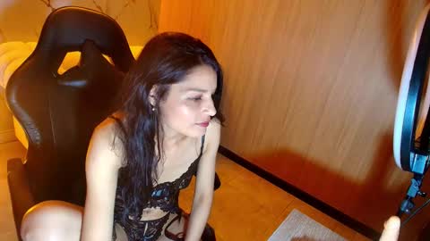 Snapshot of valery_tf chatting on 11-22-25, 07:35 Valery online show from 11-22-25, 07:35