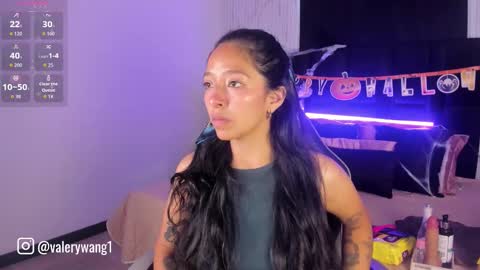 Snapshot of valery_wang chatting on 10-08-25, 11:30 Val online show from 10-08-25, 11:30