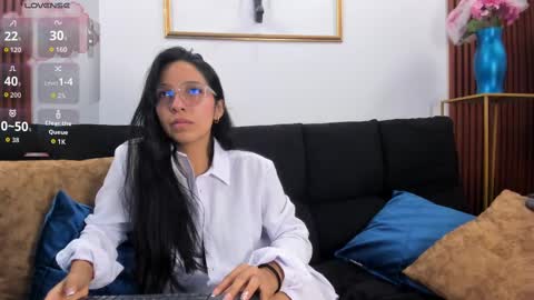 Snapshot of valery_wang chatting on 10-18-25, 11:44 Val online show from 10-18-25, 11:44