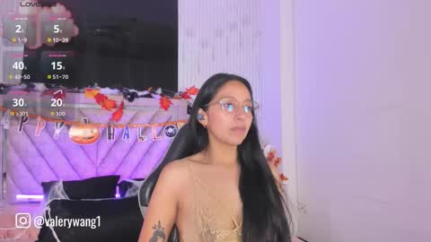 Snapshot of valery_wang chatting on 10-21-25, 11:33 Val online show from 10-21-25, 11:33