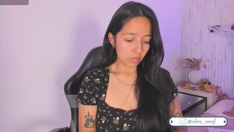 Snapshot of valery_wang chatting on 10-28-25, 11:47 Val online show from 10-28-25, 11:47