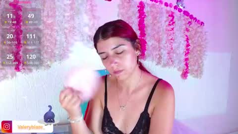 Snapshot of valeryblaze_ chatting on 06-18-26, 07:18 Valery online show from 06-18-26, 07:18