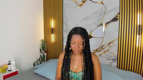 Snapshot of valerycortezm chatting on 09-19-25, 01:56 Valery online show from 09-19-25, 01:56