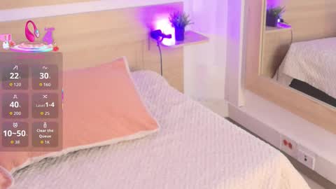 Snapshot of valerycortezm chatting on 10-12-25, 01:32 Valery online show from 10-12-25, 01:32