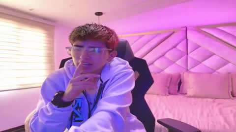 Valery online show from 11-28-25, 01:03