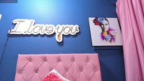 Snapshot of valerynbrown chatting on 09-28-25, 08:03 valery online show from 09-28-25, 08:03