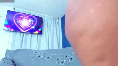 Snapshot of valerynbrown chatting on 11-18-25, 09:08 valery online show from 11-18-25, 09:08