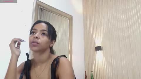 Snapshot of valerynbrown chatting on 12-22-25, 09:01 valery online show from 12-22-25, 09:01