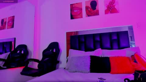 Snapshot of valeryts1 chatting on 05-11-26, 06:27 ValeryTs1 online show from 05-11-26, 06:27