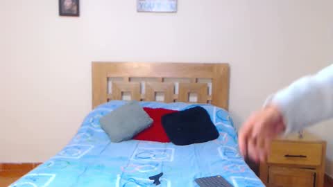 Snapshot of valesantodomingo chatting on 02-13-25, 01:19 Sofia online show from 02-13-25, 01:19