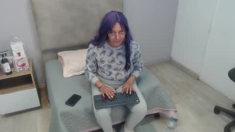 Snapshot of valevicious chatting on 11-10-25, 07:35 valevicious online show from 11-10-25, 07:35