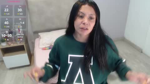 Snapshot of valevicious chatting on 11-13-25, 06:40 valevicious online show from 11-13-25, 06:40