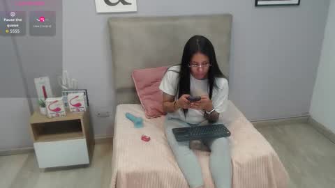 Snapshot of valevicious chatting on 11-15-25, 01:51 valevicious online show from 11-15-25, 01:51