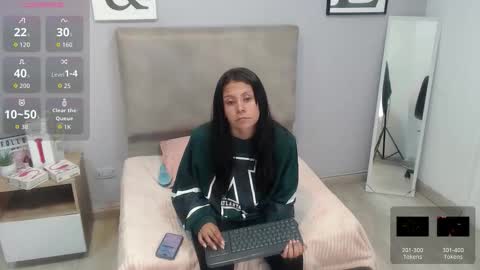 Snapshot of valevicious chatting on 11-21-25, 07:45 valevicious online show from 11-21-25, 07:45