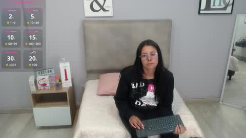 Snapshot of valevicious chatting on 11-24-25, 07:13 valevicious online show from 11-24-25, 07:13