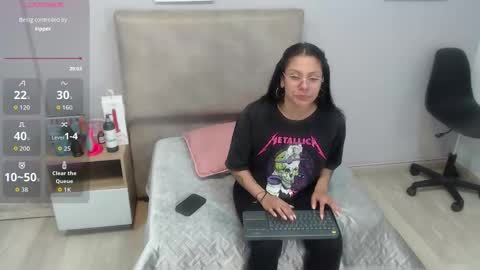 Snapshot of valevicious chatting on 11-29-25, 01:25 valevicious online show from 11-29-25, 01:25