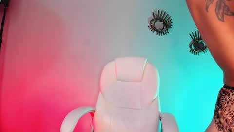 Snapshot of valkiria_ponce chatting on 01-18-25, 05:37 Valkiria online show from 01-18-25, 05:37