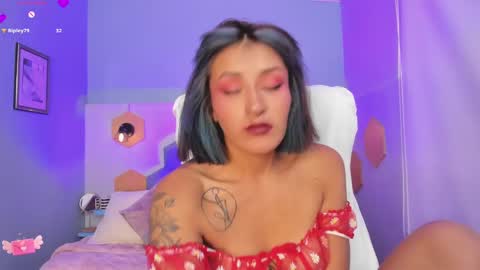 Snapshot of valkiria_ponce chatting on 01-28-25, 04:41 Valkiria online show from 01-28-25, 04:41