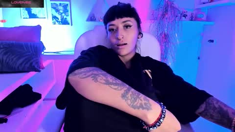 Snapshot of valkiria_ponce chatting on 10-11-25, 05:28 Valkiria online show from 10-11-25, 05:28