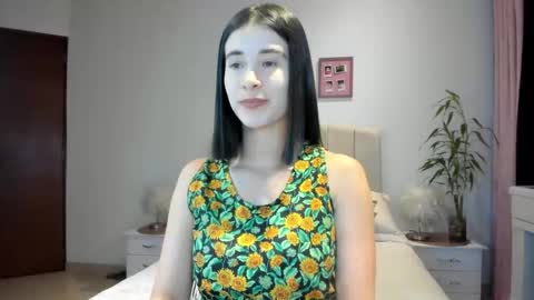 Macarena online show from 04-12-26, 02:49