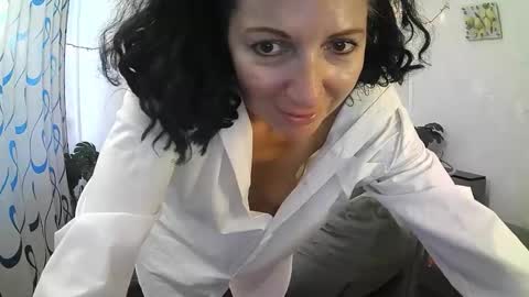 ValleriWind online show from 05-19-26, 01:56