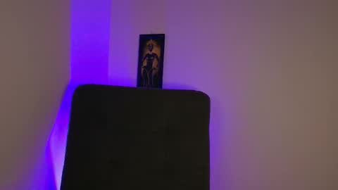 Snapshot of vallery16 chatting on 11-08-25, 12:27 Vallery16 online show from 11-08-25, 12:27