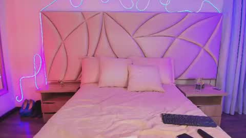 Vallery online show from 06-17-26, 11:49
