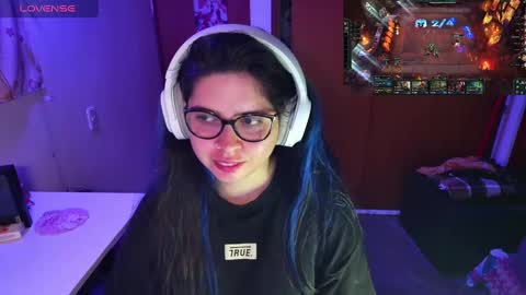 Snapshot of vallolet1_ chatting on 01-08-25, 05:37 Im Violet online show from 01-08-25, 05:37