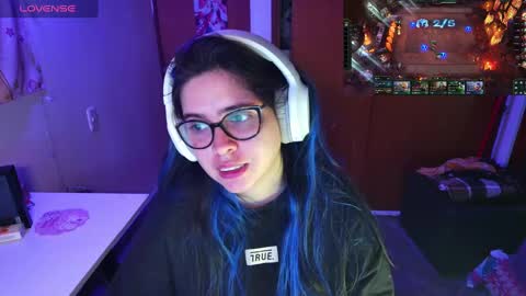 Snapshot of vallolet1_ chatting on 01-08-25, 08:38 Im Violet online show from 01-08-25, 08:38