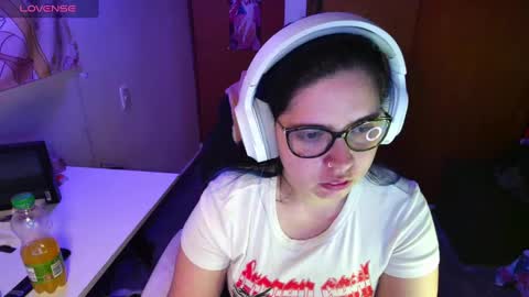 Snapshot of vallolet1_ chatting on 01-14-25, 12:00 Im Violet online show from 01-14-25, 12:00