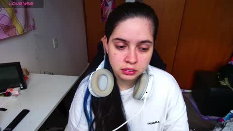 Snapshot of vallolet1_ chatting on 01-15-25, 09:20 Im Violet online show from 01-15-25, 09:20