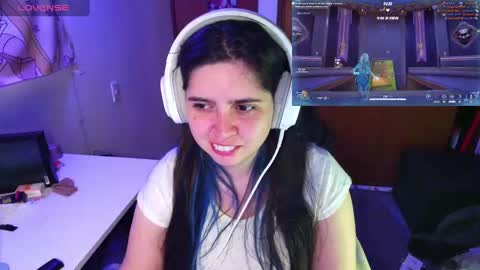 Snapshot of vallolet1_ chatting on 01-20-25, 05:26 Im Violet online show from 01-20-25, 05:26