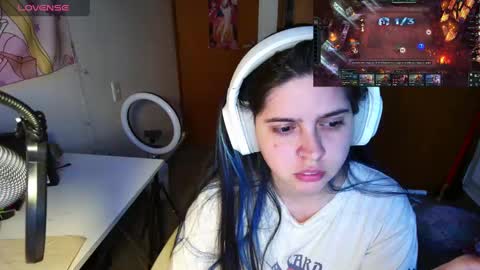 Snapshot of vallolet1_ chatting on 01-21-25, 11:02 Im Violet online show from 01-21-25, 11:02