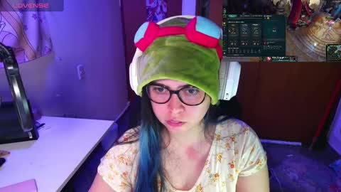 Snapshot of vallolet1_ chatting on 01-23-25, 05:24 Im Violet online show from 01-23-25, 05:24