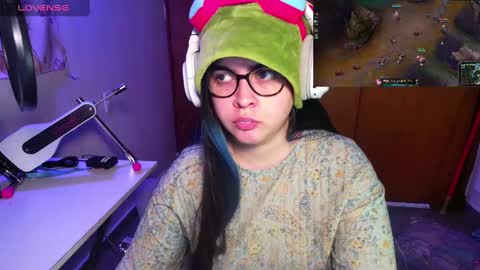 Snapshot of vallolet1_ chatting on 01-24-25, 02:39 Im Violet online show from 01-24-25, 02:39