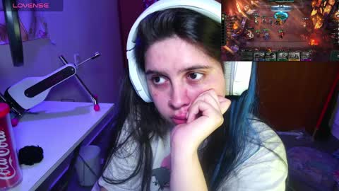 Snapshot of vallolet1_ chatting on 01-29-25, 02:19 Im Violet online show from 01-29-25, 02:19